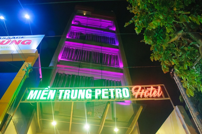 Khách Sạn Miền Trung Petro