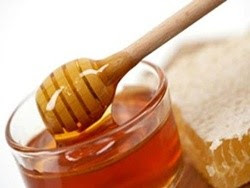 Mật ong hấp tỏi chữa ho khi trời trở lạnh