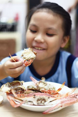 Cho trẻ ăn hải sản vài điều cần lưu ý