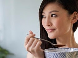 Dinh dưỡng ngày đèn đỏ cho chị em Dinh dưỡng ngày đèn đỏ cho chị em