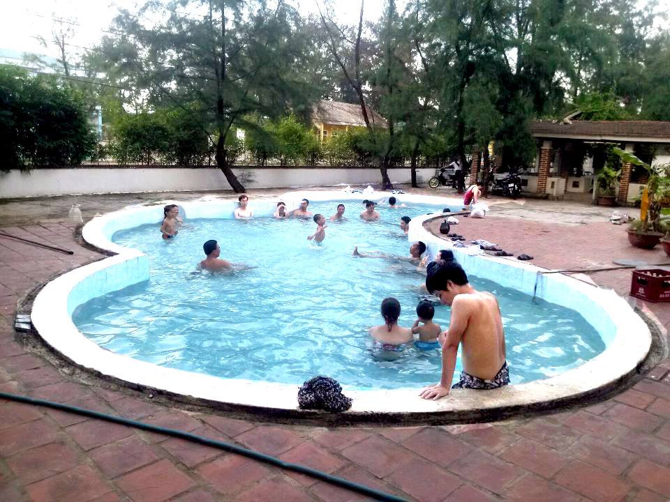 Bể bơi Khách sạn Sao Mai Thiên Cầm